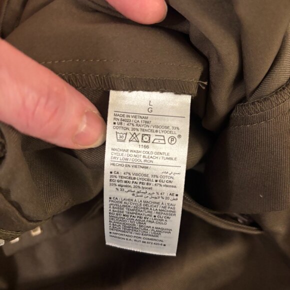 Old Navy Trouser shorts - Large - Picture 4 of 6